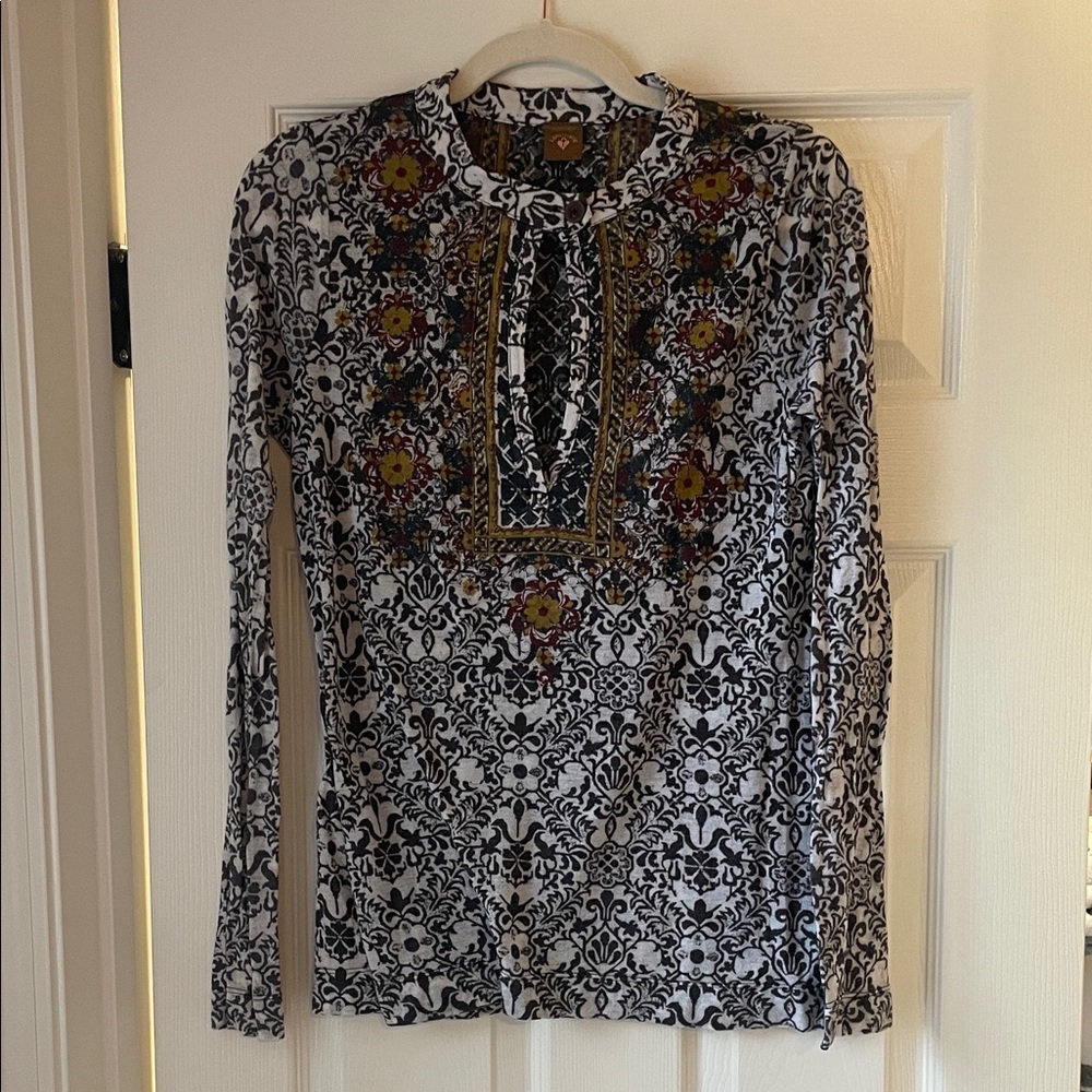 Language Patterned Women's Long Sleeve Top
